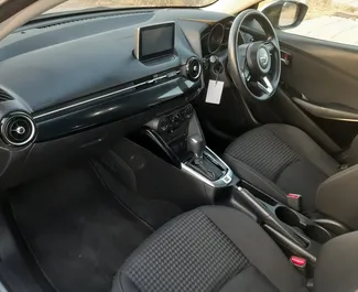 Benzine motor van 1,4L van Mazda Demio 2018 te huur in Larnaca.