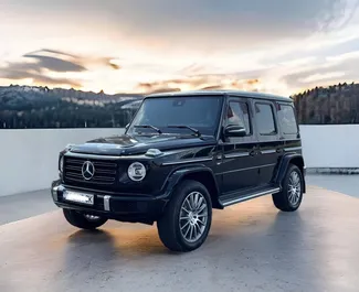 Vooraanzicht van een huurauto Mercedes-Benz G-Class in Tbilisi, Georgië ✓ Auto #6329. ✓ Transmissie Automatisch TM ✓ 0 beoordelingen.