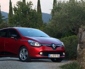 Vooraanzicht van een huurauto Renault Clio 4 op Kreta, Griekenland ✓ Auto #6440. ✓ Transmissie Handmatig TM ✓ 0 beoordelingen.