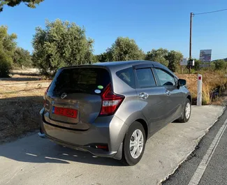 Vooraanzicht van een huurauto Nissan Note Medalist in Limassol, Cyprus ✓ Auto #6390. ✓ Transmissie Automatisch TM ✓ 0 beoordelingen.