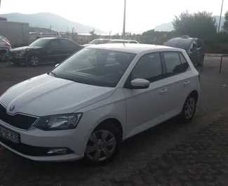 Vooraanzicht van een huurauto Skoda Fabia in Budva, Montenegro ✓ Auto #1062. ✓ Transmissie Automatisch TM ✓ 2 beoordelingen.