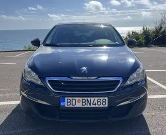 Vooraanzicht van een huurauto Peugeot 308 in Budva, Montenegro ✓ Auto #6482. ✓ Transmissie Handmatig TM ✓ 0 beoordelingen.