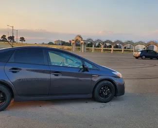 Autohuur Toyota Prius 2012 in in Georgië, met Benzine brandstof en 98 pk ➤ Vanaf 70 GEL per dag.