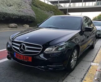 Autohuur Mercedes-Benz E220 2015 in in Cyprus, met Diesel brandstof en 170 pk ➤ Vanaf 48 EUR per dag.