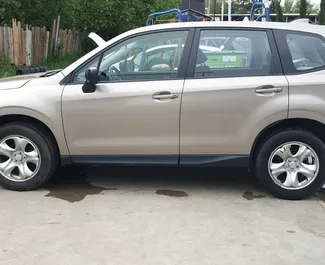 Subaru Forester 2015 beschikbaar voor verhuur in Tbilisi, met een kilometerlimiet van onbeperkt.