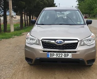 Vooraanzicht van een huurauto Subaru Forester in Tbilisi, Georgië ✓ Auto #2119. ✓ Transmissie Automatisch TM ✓ 2 beoordelingen.