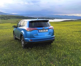 Verhuur Toyota Rav4. Comfort, SUV, Crossover Auto te huur in Georgië ✓ Borg van Borg van 150 GEL ✓ Verzekeringsmogelijkheden TPL, FDW, Diefstal.