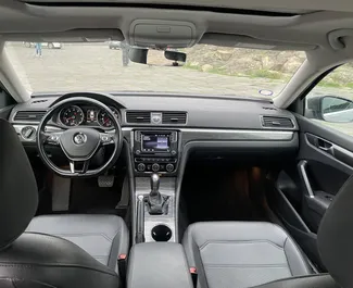 Benzine motor van 2,0L van Volkswagen Passat 2019 te huur in Tbilisi.