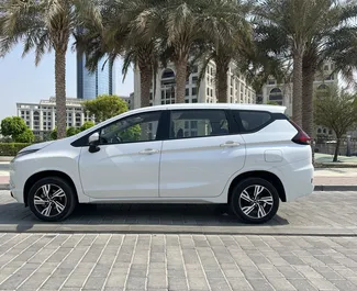 Vooraanzicht van een huurauto Mitsubishi Xpander in Dubai, Verenigde Arabische Emiraten ✓ Auto #5127. ✓ Transmissie Automatisch TM ✓ 0 beoordelingen.