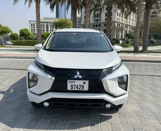 Autohuur Mitsubishi Xpander 2023 in in de VAE, met Benzine brandstof en  pk ➤ Vanaf 170 AED per dag.