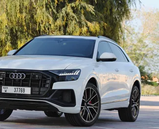 Vooraanzicht van een huurauto Audi Q8 in Dubai, Verenigde Arabische Emiraten ✓ Auto #6644. ✓ Transmissie Automatisch TM ✓ 0 beoordelingen.