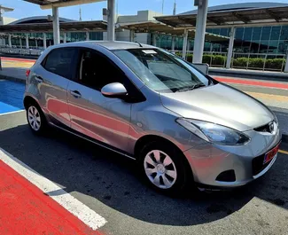 Vooraanzicht van een huurauto Mazda Demio in Limassol, Cyprus ✓ Auto #6675. ✓ Transmissie Automatisch TM ✓ 1 beoordelingen.