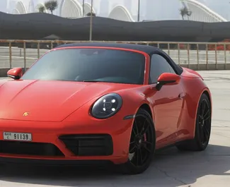 Vooraanzicht van een huurauto Porsche 911 Carrera GTS in Dubai, Verenigde Arabische Emiraten ✓ Auto #6799. ✓ Transmissie Automatisch TM ✓ 0 beoordelingen.