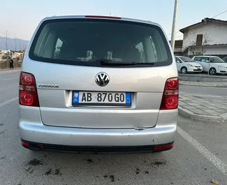 Autohuur Volkswagen Touran #7005 Automatisch op de luchthaven van Tirana, uitgerust met 2,0L motor ➤ Van Romeo in Albanië.