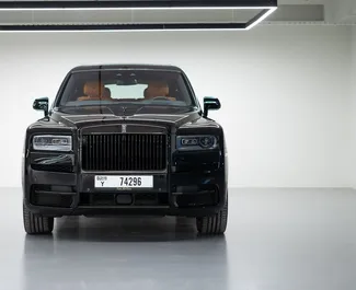 Autohuur Rolls-Royce Cullinan #6763 Automatisch in Dubai, uitgerust met 6,7L motor ➤ Van Andrei in de VAE.