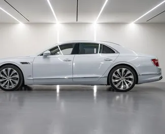 Autohuur Bentley Flying Spur 2021 in in de VAE, met Benzine brandstof en 626 pk ➤ Vanaf 2416 AED per dag.