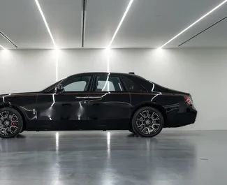 Autohuur Rolls-Royce Ghost 2 2022 in in de VAE, met Benzine brandstof en 563 pk ➤ Vanaf 5342 AED per dag.