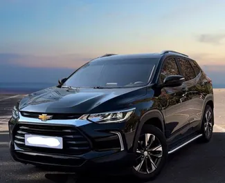 Vooraanzicht van een huurauto Chevrolet Tracker in Tasjkent, Oezbekistan ✓ Auto #6837. ✓ Transmissie Automatisch TM ✓ 0 beoordelingen.