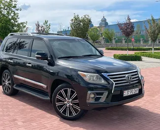 Vooraanzicht van een huurauto Lexus LX570 in Jerevan, Armenië ✓ Auto #6769. ✓ Transmissie Automatisch TM ✓ 0 beoordelingen.