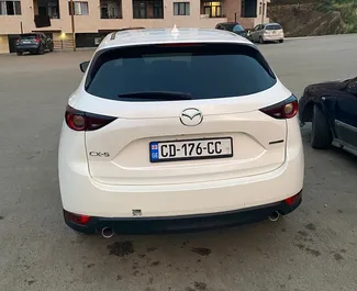 Interieur van Mazda CX-5 te huur in Georgië. Een geweldige auto met 5 zitplaatsen en een Automatisch transmissie.