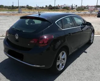 Verhuur Vauxhall Astra. Economy, Comfort Auto te huur in Cyprus ✓ Borg van Zonder Borg ✓ Verzekeringsmogelijkheden TPL, CDW, SCDW, Passagiers, Diefstal, Jonge.