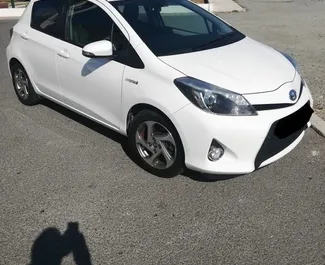 Vooraanzicht van een huurauto Toyota Yaris in Larnaca, Cyprus ✓ Auto #6810. ✓ Transmissie Automatisch TM ✓ 0 beoordelingen.