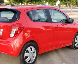 Verhuur Chevrolet Spark. Economy Auto te huur in de VAE ✓ Borg van Borg van 1000 AED ✓ Verzekeringsmogelijkheden TPL.