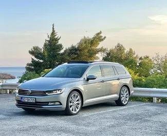 Vooraanzicht van een huurauto Volkswagen Passat Variant in Budva, Montenegro ✓ Auto #6779. ✓ Transmissie Automatisch TM ✓ 0 beoordelingen.