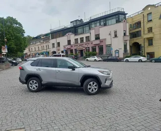 Verhuur Toyota Rav4. Comfort, SUV, Crossover Auto te huur in Georgië ✓ Borg van Zonder Borg ✓ Verzekeringsmogelijkheden TPL, FDW, Passagiers, Diefstal, Buitenland.