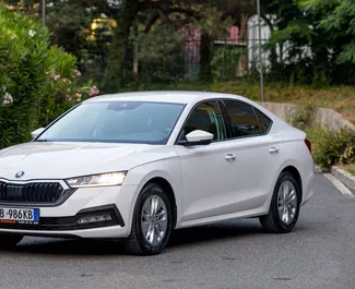 Vooraanzicht van een huurauto Skoda Octavia in Tirana, Albanië ✓ Auto #7136. ✓ Transmissie Handmatig TM ✓ 0 beoordelingen.