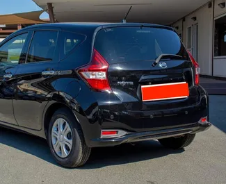 Benzine motor van 1,2L van Nissan Note 2019 te huur in Larnaca.