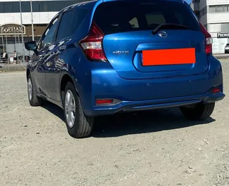 Nissan Note 2019 beschikbaar voor verhuur in Larnaca, met een kilometerlimiet van onbeperkt.