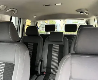 Verhuur Volkswagen Touran. Comfort, Minivan Auto te huur in Albanië ✓ Borg van Borg van 150 EUR ✓ Verzekeringsmogelijkheden TPL, FDW, Buitenland.