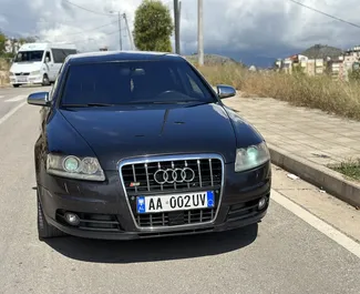 Vooraanzicht van een huurauto Audi A6 in Saranda, Albanië ✓ Auto #7118. ✓ Transmissie Automatisch TM ✓ 1 beoordelingen.