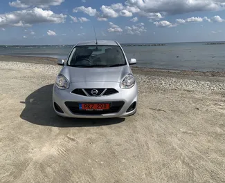 Vooraanzicht van een huurauto Nissan March in Larnaca, Cyprus ✓ Auto #7158. ✓ Transmissie Automatisch TM ✓ 0 beoordelingen.