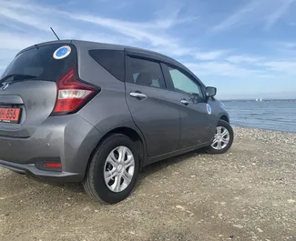 Benzine motor van 1,2L van Nissan Note 2019 te huur in Larnaca.