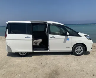 Autohuur Nissan Serena 2020 in in Cyprus, met Hybride brandstof en 178 pk ➤ Vanaf 40 EUR per dag.