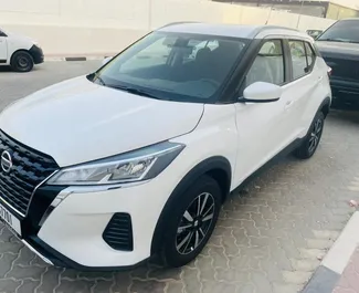 Vooraanzicht van een huurauto Nissan Kicks in Dubai, Verenigde Arabische Emiraten ✓ Auto #7095. ✓ Transmissie Automatisch TM ✓ 2 beoordelingen.