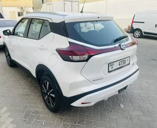 Verhuur Nissan Kicks. Economy, Comfort, Crossover Auto te huur in de VAE ✓ Borg van Borg van 1000 AED ✓ Verzekeringsmogelijkheden TPL, CDW.