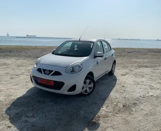 Vooraanzicht van een huurauto Nissan March in Larnaca, Cyprus ✓ Auto #7156. ✓ Transmissie Automatisch TM ✓ 0 beoordelingen.