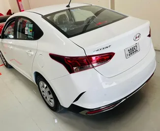 Verhuur Hyundai Accent. Economy Auto te huur in de VAE ✓ Borg van Borg van 1000 AED ✓ Verzekeringsmogelijkheden TPL, SCDW.