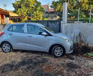 Vooraanzicht van een huurauto Hyundai i10 in Mauritius, Mauritius ✓ Auto #7107. ✓ Transmissie Automatisch TM ✓ 0 beoordelingen.