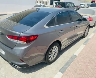 Benzine motor van 2,0L van Hyundai Sonata 2018 te huur in Dubai.