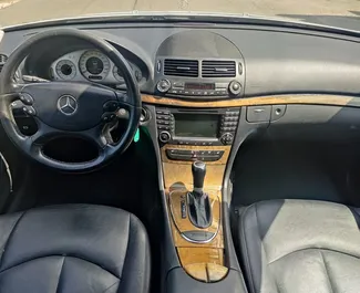 Verhuur Mercedes-Benz E-Class. Premium Auto te huur in Albanië ✓ Borg van Borg van 100 EUR ✓ Verzekeringsmogelijkheden TPL, CDW, SCDW, FDW, Diefstal.