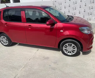 Vooraanzicht van een huurauto Toyota Passo in Limassol, Cyprus ✓ Auto #7251. ✓ Transmissie Automatisch TM ✓ 0 beoordelingen.