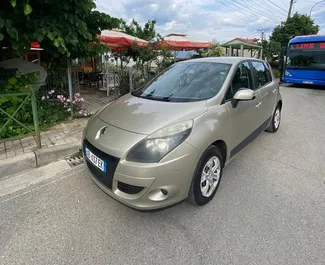 Vooraanzicht van een huurauto Renault Scenic in Tirana, Albanië ✓ Auto #7282. ✓ Transmissie Handmatig TM ✓ 0 beoordelingen.