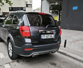 Chevrolet Captiva 2014 beschikbaar voor verhuur in Tbilisi, met een kilometerlimiet van onbeperkt.