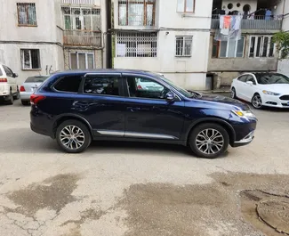 Autohuur Mitsubishi Outlander Xl 2016 in in Georgië, met Benzine brandstof en 180 pk ➤ Vanaf 132 GEL per dag.