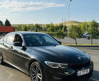 BMW 320d 2019 met Aandrijving achteraan systeem, beschikbaar in Tbilisi.