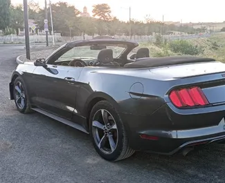 Ford Mustang Cabrio 2017 beschikbaar voor verhuur in Tbilisi, met een kilometerlimiet van onbeperkt.